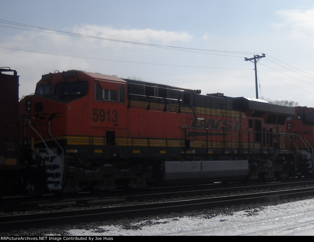 BNSF 5913